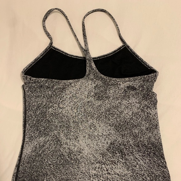 Lululemon Power Y Tank Size 8 - Picture 2 of 3